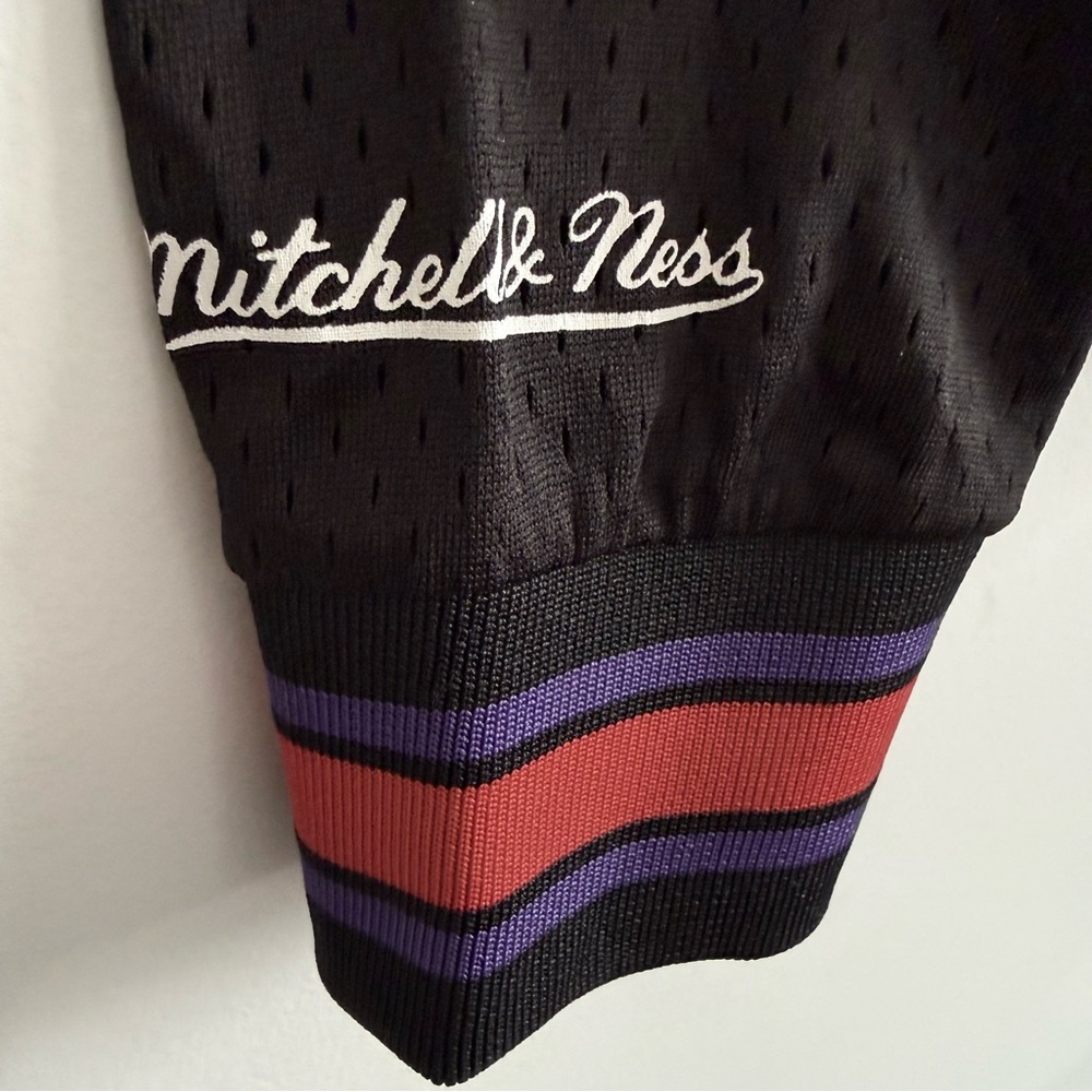 Toronto Raptors Vintage Mitchell & Ness Hardwood Classics Mesh Jersey Sweater - Picture 4 of 8